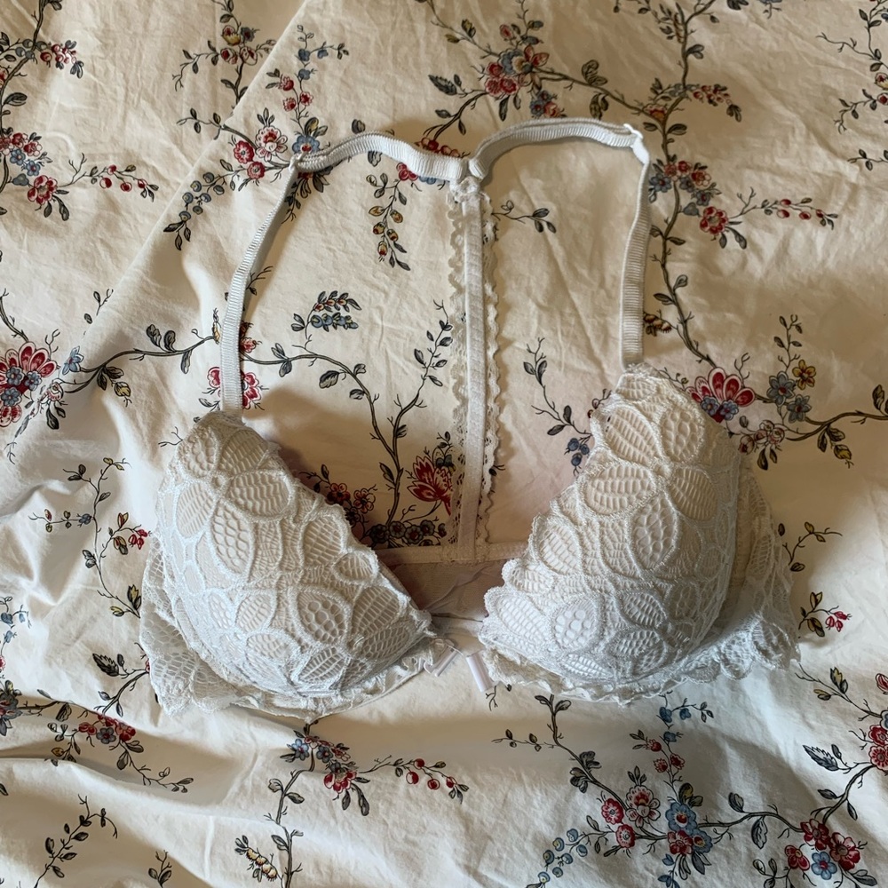 Victoria’s Secret PINK front clasp bra size 34B